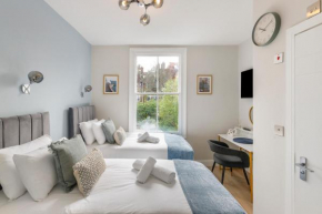 City Living Refined: Studio with Full Kitchen